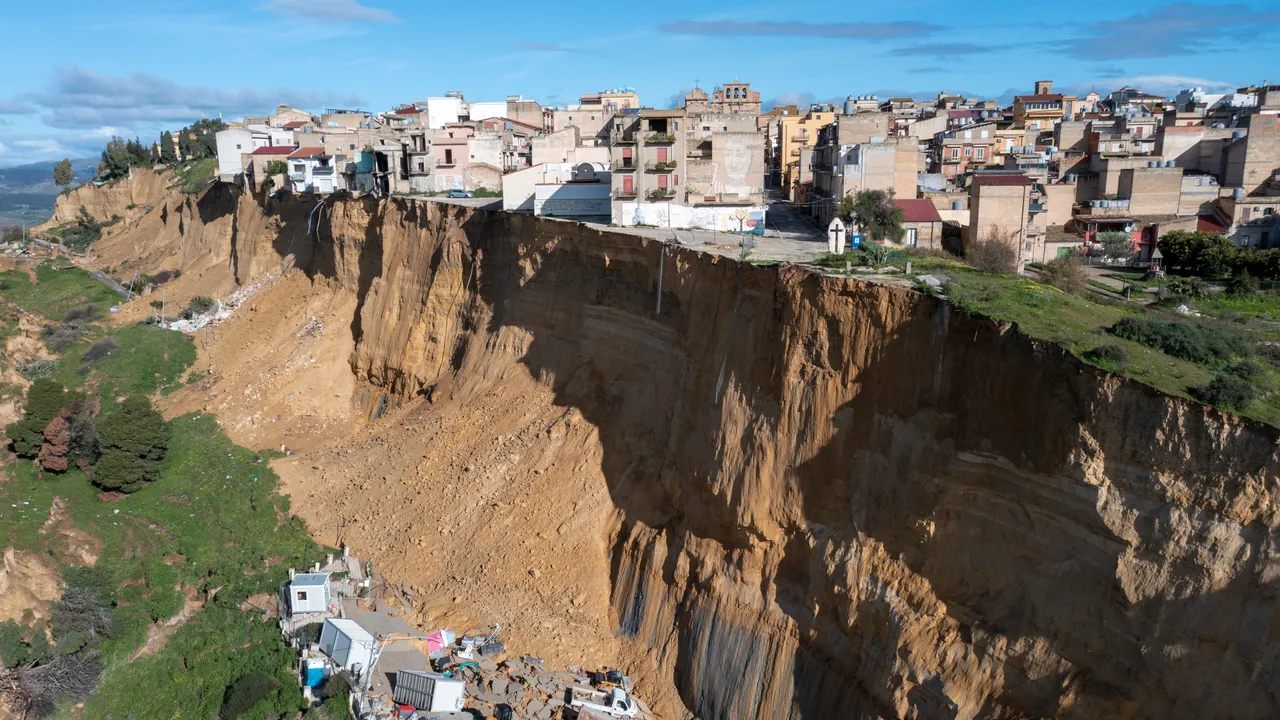 Cosa abbiamo capito sulla frana di Niscemi ancora attiva