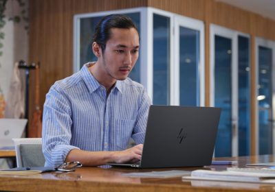 Le novità HP al CES 2026 tra AI PC, gaming e servizi per il lavoro ibrido