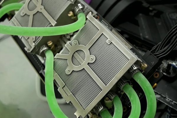 Heatspreader originale al posto del waterblock per il raffreddamento a liquido: il risultato è incredibile