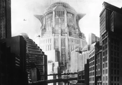 Metropolis di Fritz Lang e la previsione di una società costruita sull’architettura della disuguaglianza ambientata nel 2026