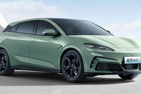 Il 2025 è stato l'anno di BYD: +227,8%, elettriche e ibride dominano il mercato europeo