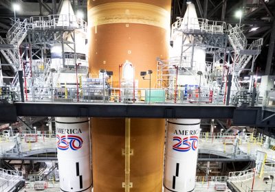 Il razzo spaziale NASA SLS e la capsula Orion di Artemis II potrebbero essere portati al pad per i test il 17 gennaio