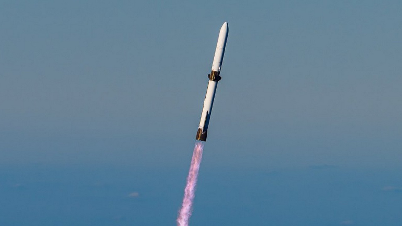 Il terzo lancio del razzo spaziale Blue Origin New Glenn porterà in orbita il satellite di AST SpaceMobile