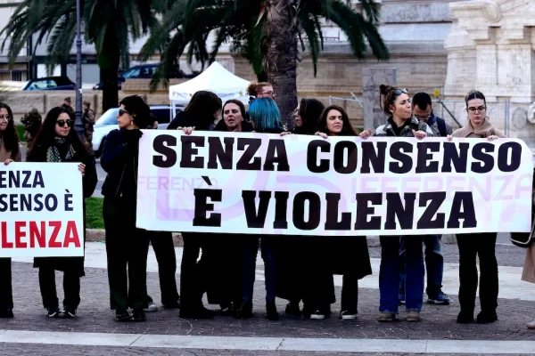 Violenza sessuale, il disegno di legge cambia di nuovo, sparisce il “consenso” e resta la delusione
