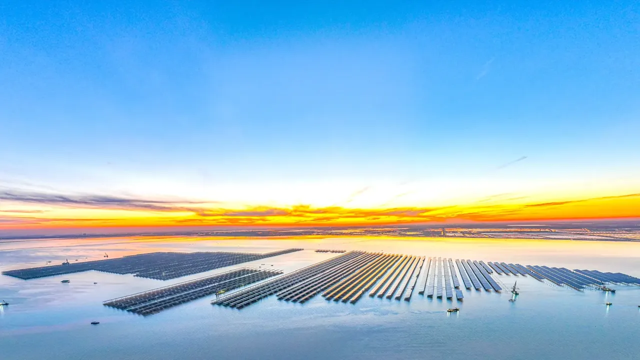 In Cina è pronto il parco fotovoltaico offshore da 1 GW, è il primo al mondo