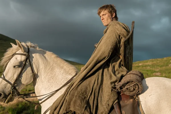 Ma cosa pensa George R.R. Martin di quella primissima scena di A Knight of the Seven Kingdoms?