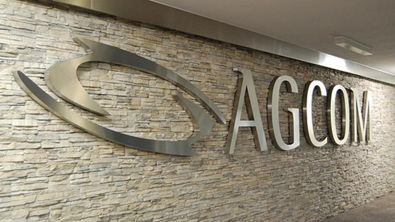 La fibra è sempre più diffusa, Iliad cresce ancora e Amazon cala: i dati del nuovo Osservatorio AGCOM