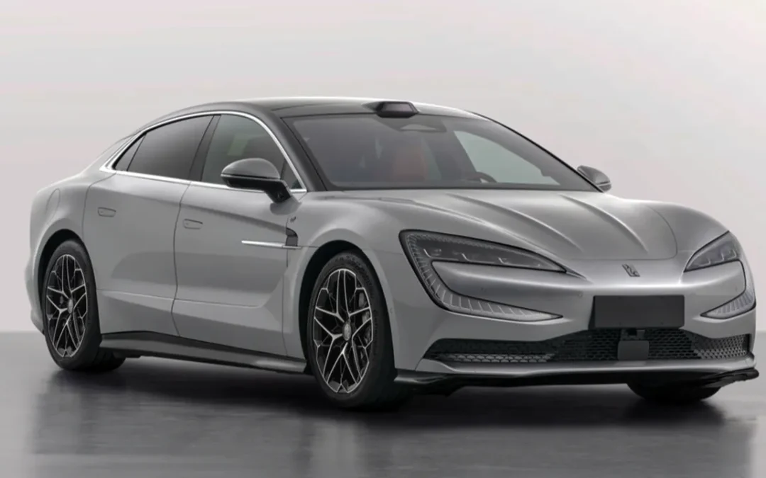 Le specifiche fuori di testa della Yangwang U7: batteria enorme e più di 1.000 CV