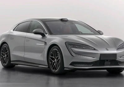 Le specifiche fuori di testa della Yangwang U7: batteria enorme e più di 1.000 CV