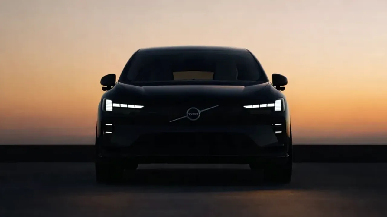 Lo strapotere cinese è evidente con Volvo EX60: megacasting, super ricarica e 640 km di autonomia