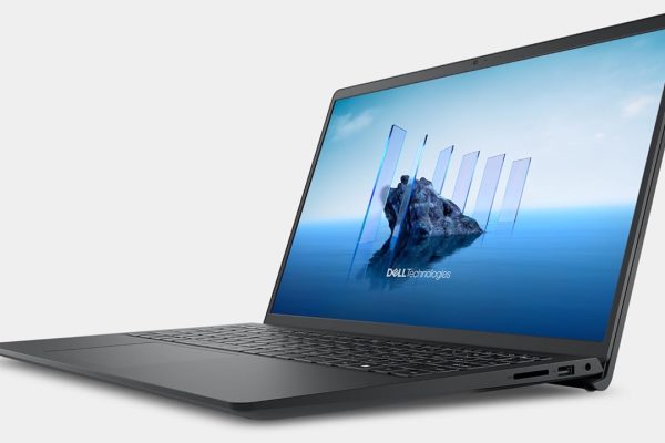 Portatili Dell 16 in offerta su Amazon: fino a 150€ di sconto (-22%) su laptop con display 16'' e CPU Intel e AMD