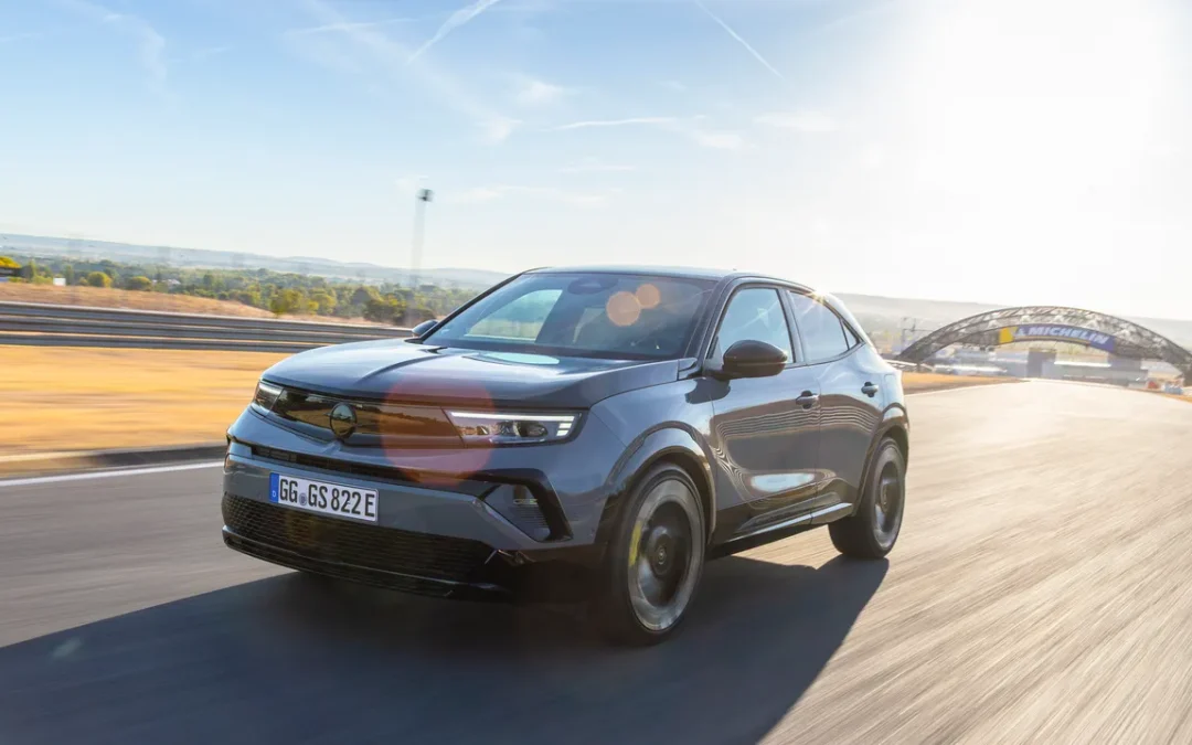 Opel Mokka GSE, l’elettrica che porta il rally in città