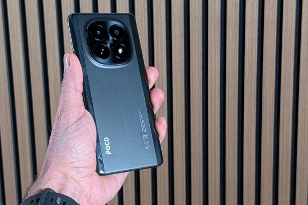 POCO M8: display AMOLED luminoso, batteria Si/C e design sottile a meno di 250 euro