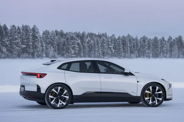 Polestar chiude in crescita il 2025, nuovo record di vendite annuali