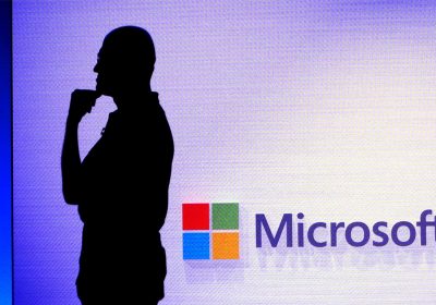 Satya Nadella avverte: senza benefici concreti l'AI rischia di perdere il consenso pubblico