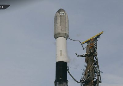 SpaceX sta provando le piastrelle isolanti di Starship sui razzi spaziali Falcon 9 per migliorarle