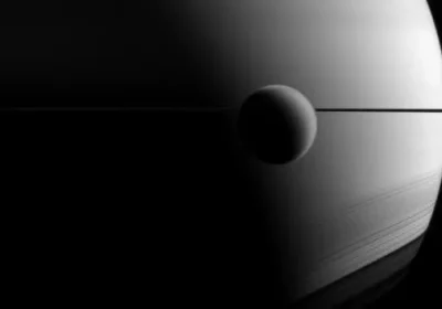 Titano, altro che oceano sotterraneo: il “cuore” del satellite di Saturno ha la consistenza di un sorbetto