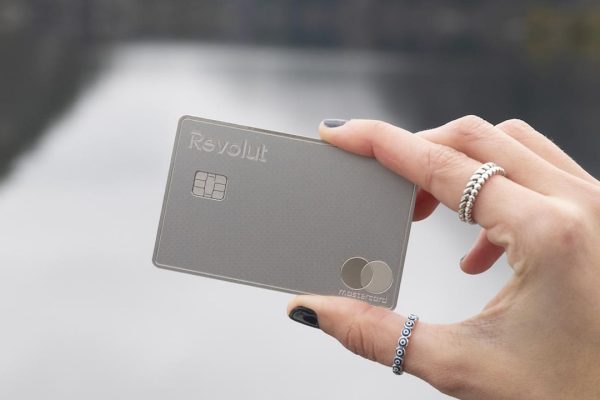 Una chiamata può svuotarti il conto: Revolut prova a fermare le frodi sul nascere