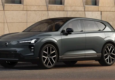 Volvo presenta una super EX60, e c'è anche la "one more thing"