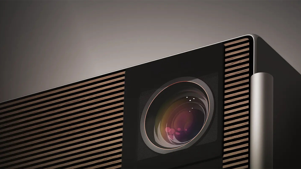 XGIMI Titan Noir Max: al CES il videoproiettore 4K con diaframma dinamico per contrasto elevato