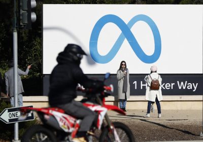 Meta sospende le chat dei minori con i personaggi creati dall’IA – Web & Social