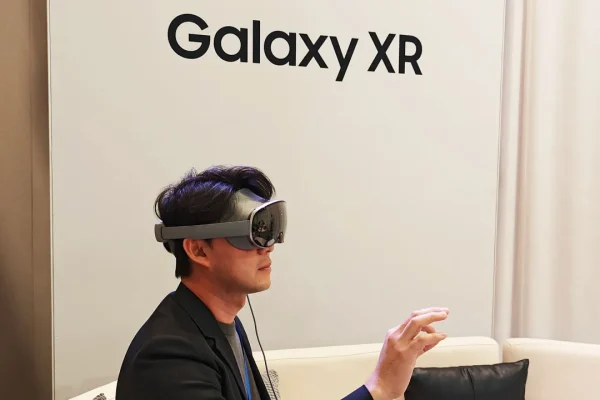 Samsung Galaxy XR, prova e prime impressioni sul visore che sfida Apple Vision Pro (e costa la metà)