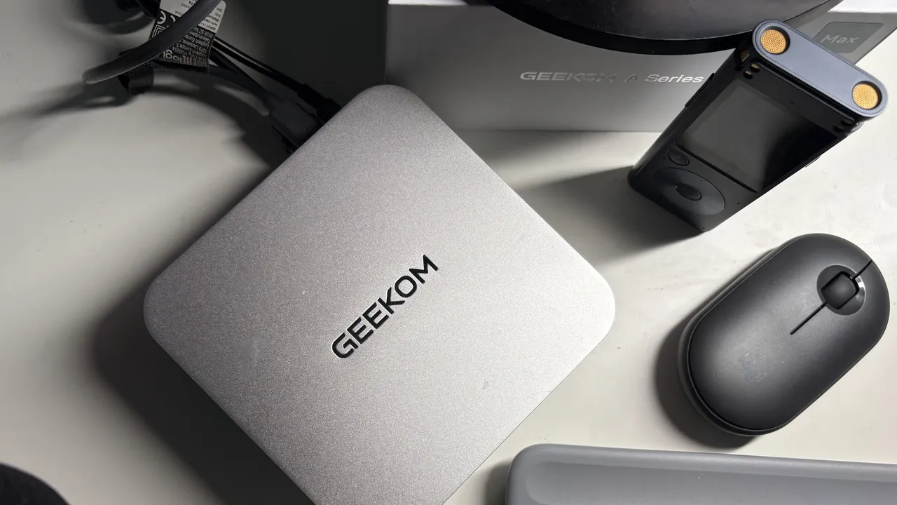 Geekom A7 Max, la prova del mini pc compatto che punta su potenza ed equilibrio