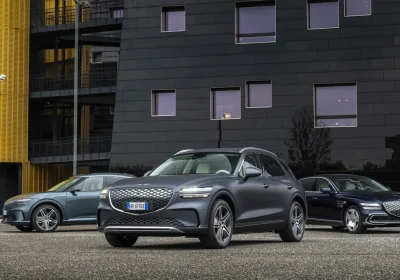 Genesis arriva in Italia con tre vetture elettriche di alta fascia