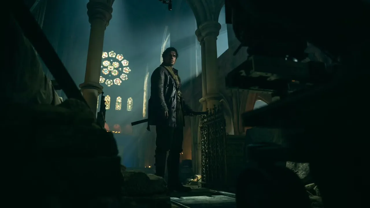 Dimenticate Superman e sfoderate i kilt, ora Henry Cavill è Highlander nelle prime immagini del nuovo film