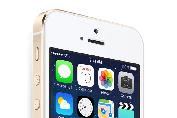iPhone 5s si aggiorna dopo 13 anni dal lancio: novità anche su altri vecchi dispositivi Apple