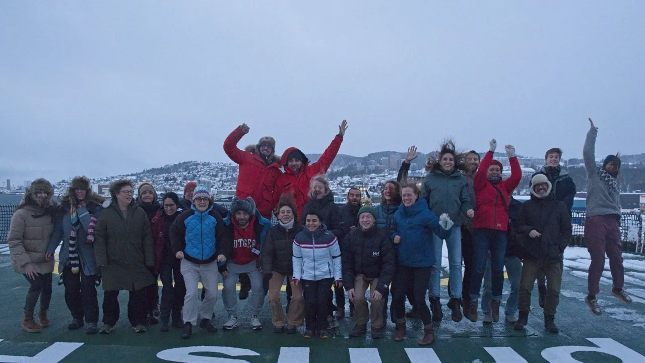 La spedizione Extreme25 ha attraversato l’oceano dell’Artico, immergendosi negli ambienti estremi per svelare l’origine della vita