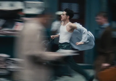 Marty Supreme è uno dei film migliori dell’anno, c’è Timothée Chalamet che gioca a ping pong ma il punto non è davvero quello