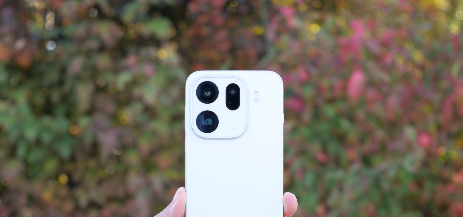 OPPO Find X9 Pro: nuovo update per foto e sicurezza