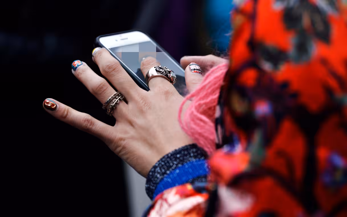 Google limita le risposte di AI Overviews alle domande mediche: rischi per la salute