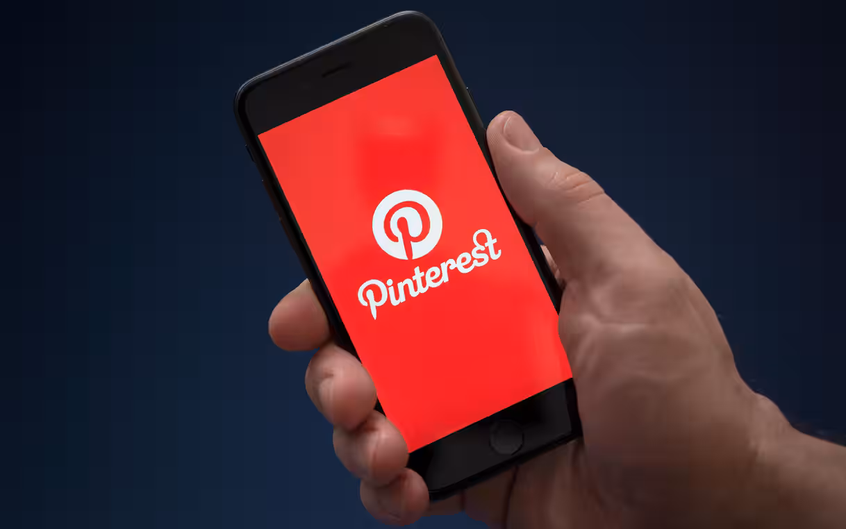 Pinterest annuncia licenziamenti: il 15% dei dipendenti sarà sostituito da AI