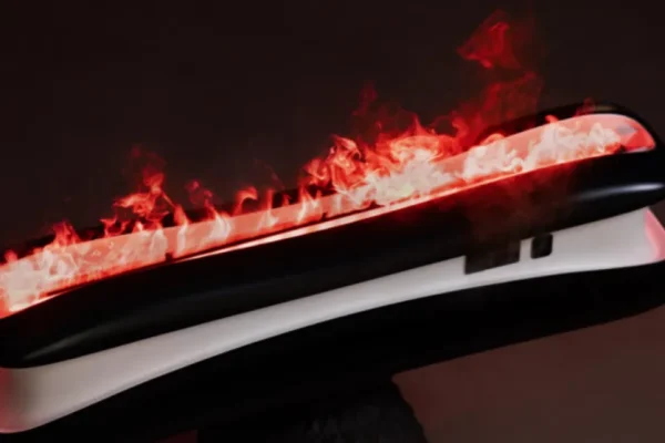 Il camino con fiamme fredde create con acqua e led