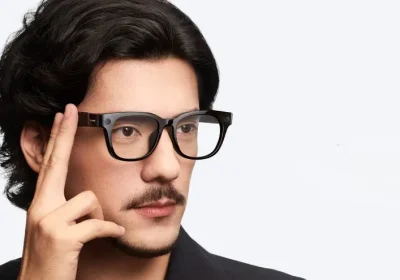 Gli smart glasses in Cina si usano per pagare i parcheggi