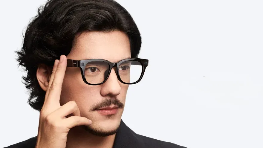 Gli smart glasses in Cina si usano per pagare i parcheggi