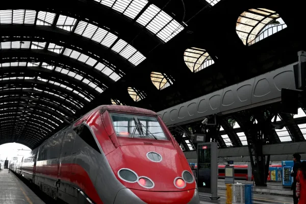 È possibile proteggere le ferrovie dai sabotaggi? Salgono a bordo droni, telecamere e intelligenza artificiale
