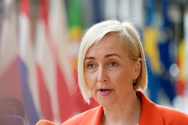 In Estonia ChatGPT arriva in classe. La ministra dell’Istruzione Kallas ci spiega perché, anziché vietare l’AI, è meglio insegnare gli studenti a usarla