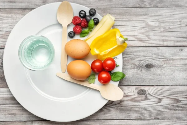 Il digiuno intermittente è una dieta che sta andando molto di moda, ma purtroppo non fa miracoli per la perdita di peso