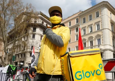 L’inchiesta sui rider di Glovo è l’ennesima conferma nella battaglia per i diritti di chi lavora nel food delivery