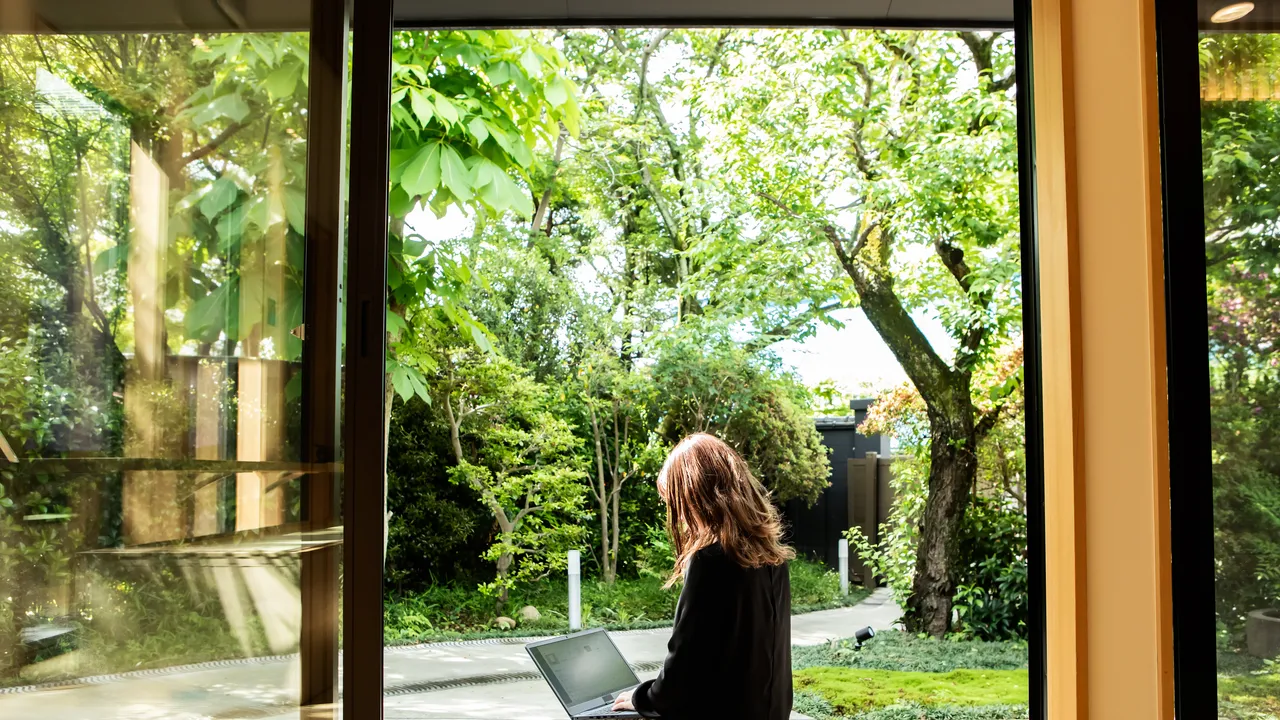 Anche se ce lo siamo scordati, il lavoro da remoto continua a far bene (non solo all’ambiente)