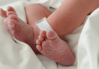 Per la prima volta nel Regno Unito una donna ha partorito grazie a un trapianto di utero da donatrice deceduta