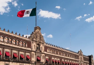 Claude, il chatbot AI di Anthropic, è stato “convinto” da un hacker a sottrarre dati al governo messicano