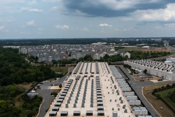 Siamo stati dentro i data center in Italia e negli Stati Uniti per capire come c’è dietro il trionfo dell’AI