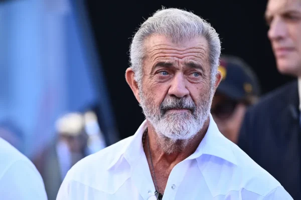 Per il sequel de La passione di Cristo Mel Gibson si affida a un vescovo scomunicato