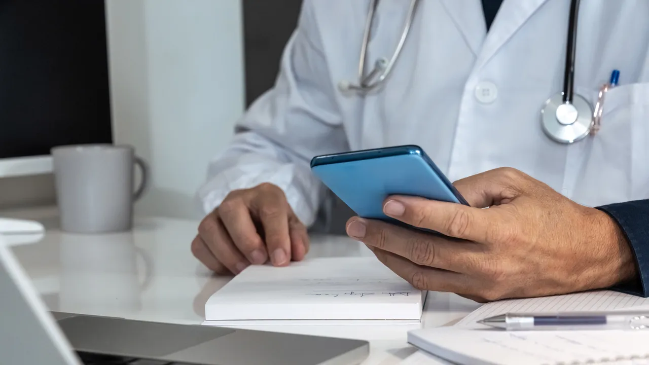 Liste d’attesa, le persone che aspettano (troppo) per una visita medica non sono diminuite, sono diventate invisibili