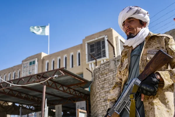 È davvero scoppiata un’altra guerra? Tra Pakistan e Afghanistan i morti sono già centinaia