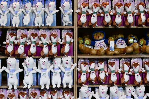 Gli introvabili gadget di Milano Cortina 2026 sono rivenduti a prezzi folli online